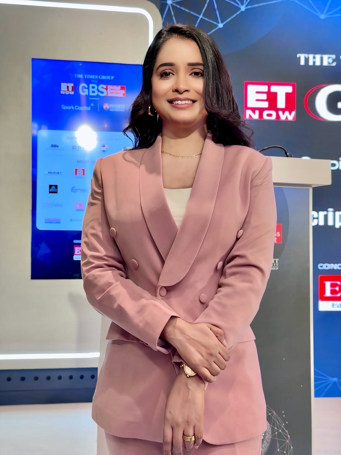 Anchor Ruchi Singh